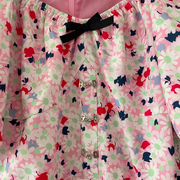 V-Necked Little Daisy Pink Dress - Picture 8 of 8